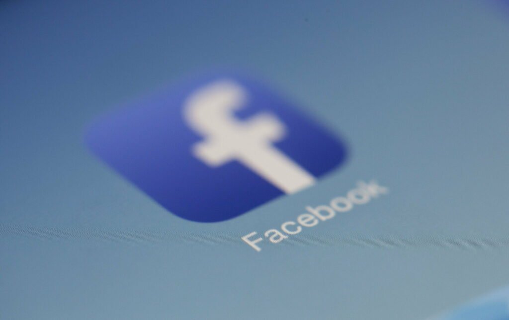 Facebook advertising trends for 2023