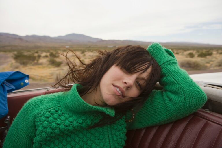 Is Aritzia Fast Fashion? The Truth Behind the Aspirational Brand