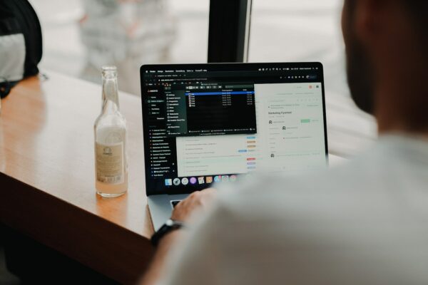 Strategies for Balancing Brand and Performance Marketing during Economic Downturns