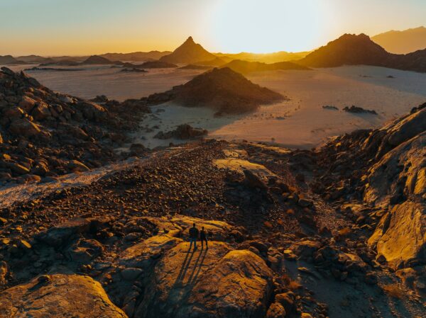 Revolutionizing Technology: A Deep Dive into Quantum Computing Experiments and Beyond-classical Applications