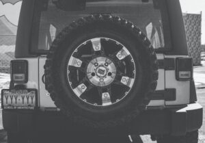 A black and white photo of a jeep showcasing advanced SEO strategies for increased website traffic.