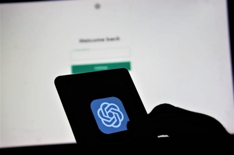 AI Empowers Customer Connections: Analyzing HubSpot’s Growth Strategies and Products for Enhanced Business Expansion