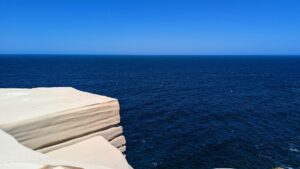 Stanford Researchers' Breakthrough: Overcoming Challenges in Long-Range Tracking with PointOdyssey Dataset.