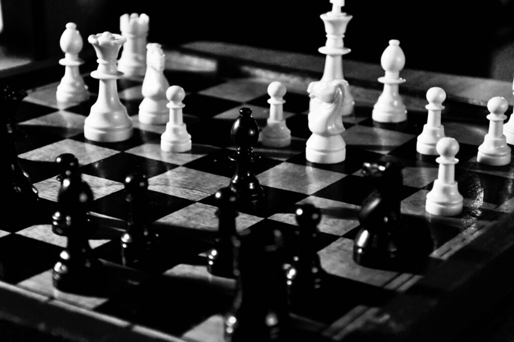 Keywords: Black and white, chess.