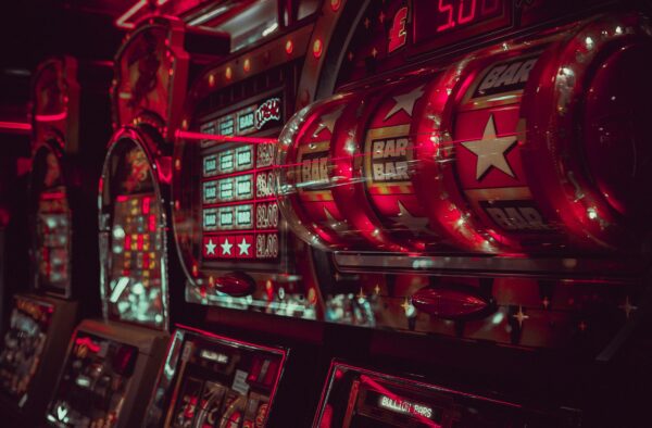 How Online Entertainment Companies Use Data to Create Immersive Experiences